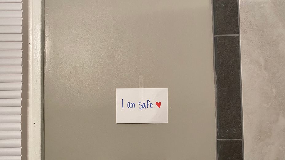 <p>I am safe</p>