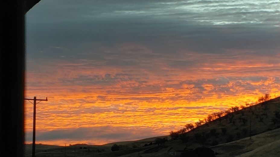 <p>Sunrise from California</p>