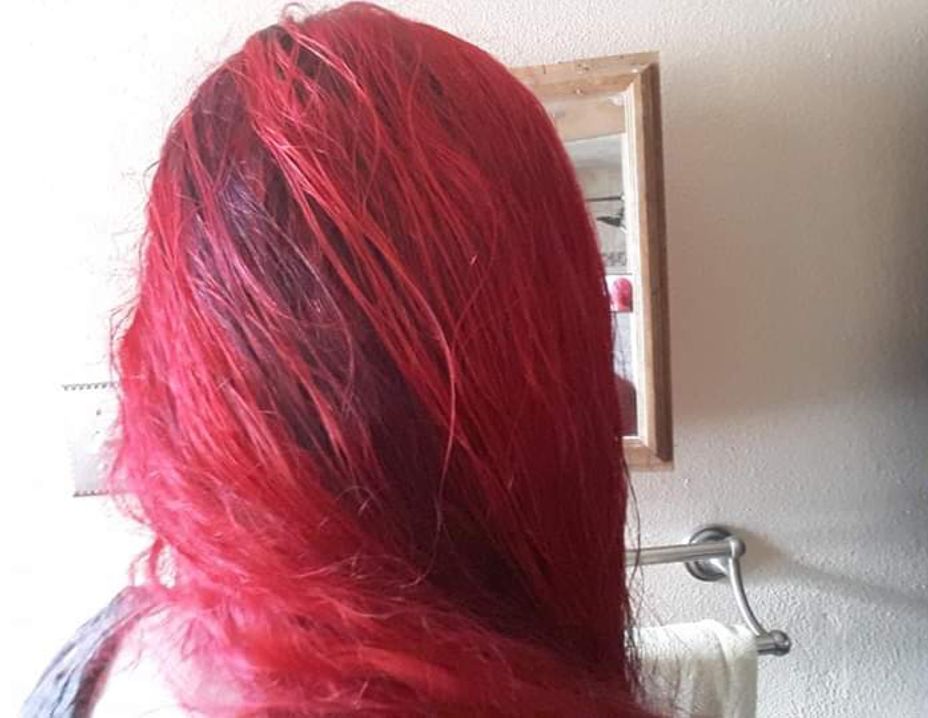 <p>Throwback to when I streaked my hair maroon and the blonde decided to turn bright red 😂</p>